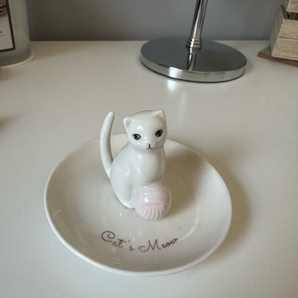 Cats meow ring holder!